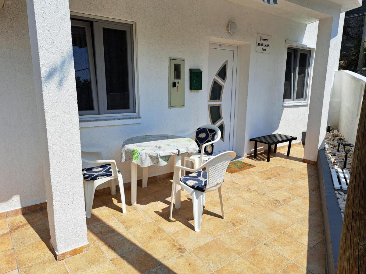 Apartmani Ana-Lora لوبار المظهر الخارجي الصورة