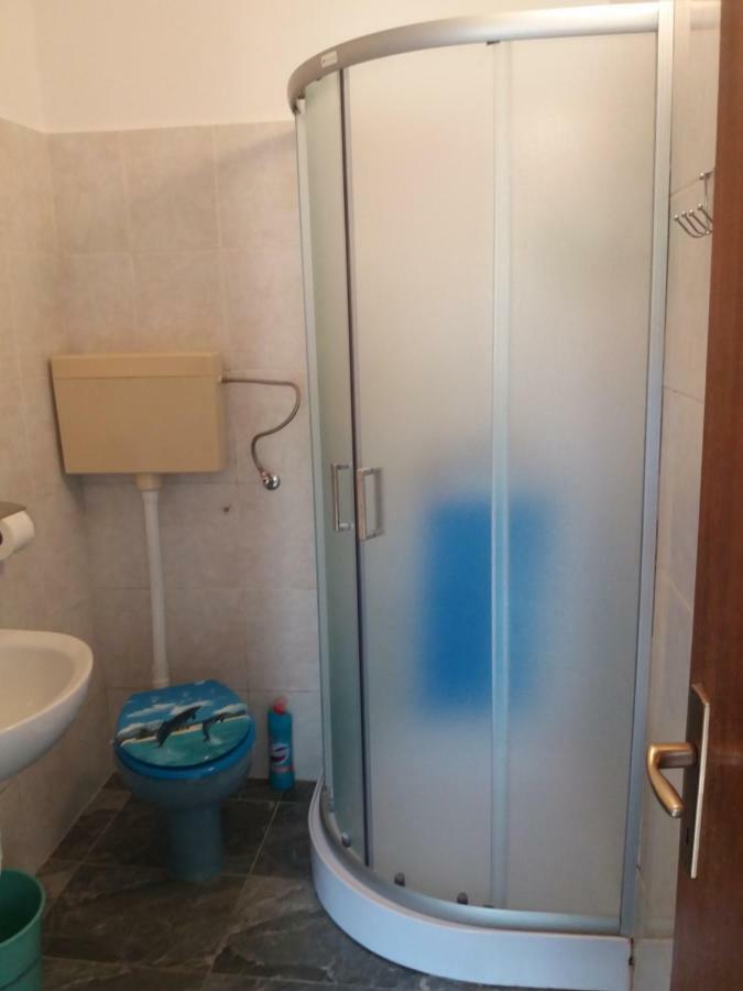 Apartmani Ana-Lora لوبار المظهر الخارجي الصورة